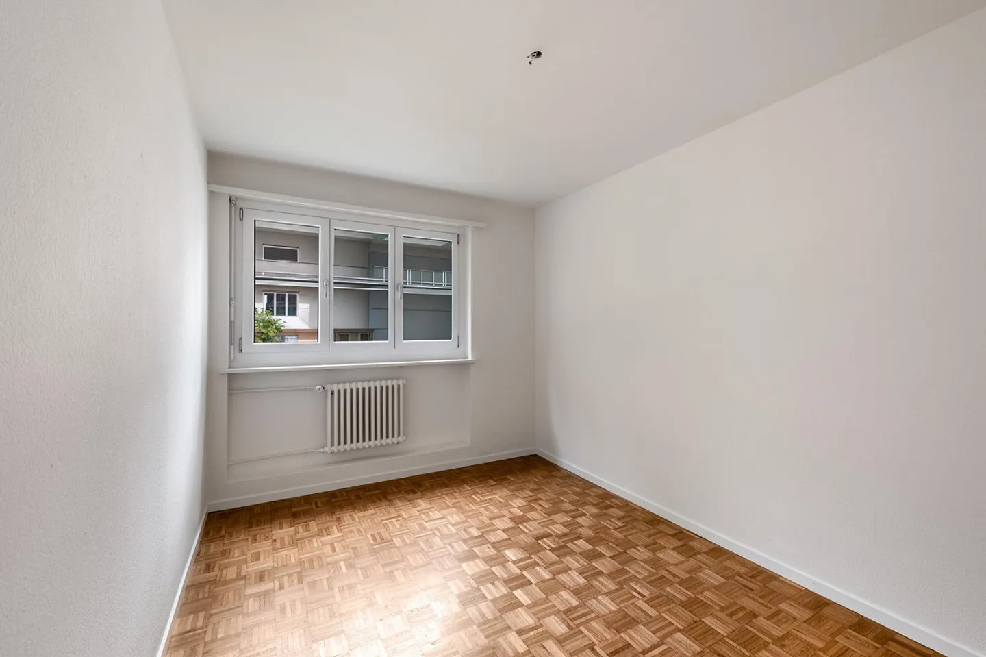 Modernes Apartment mit Balkon - Foto 6 von 10