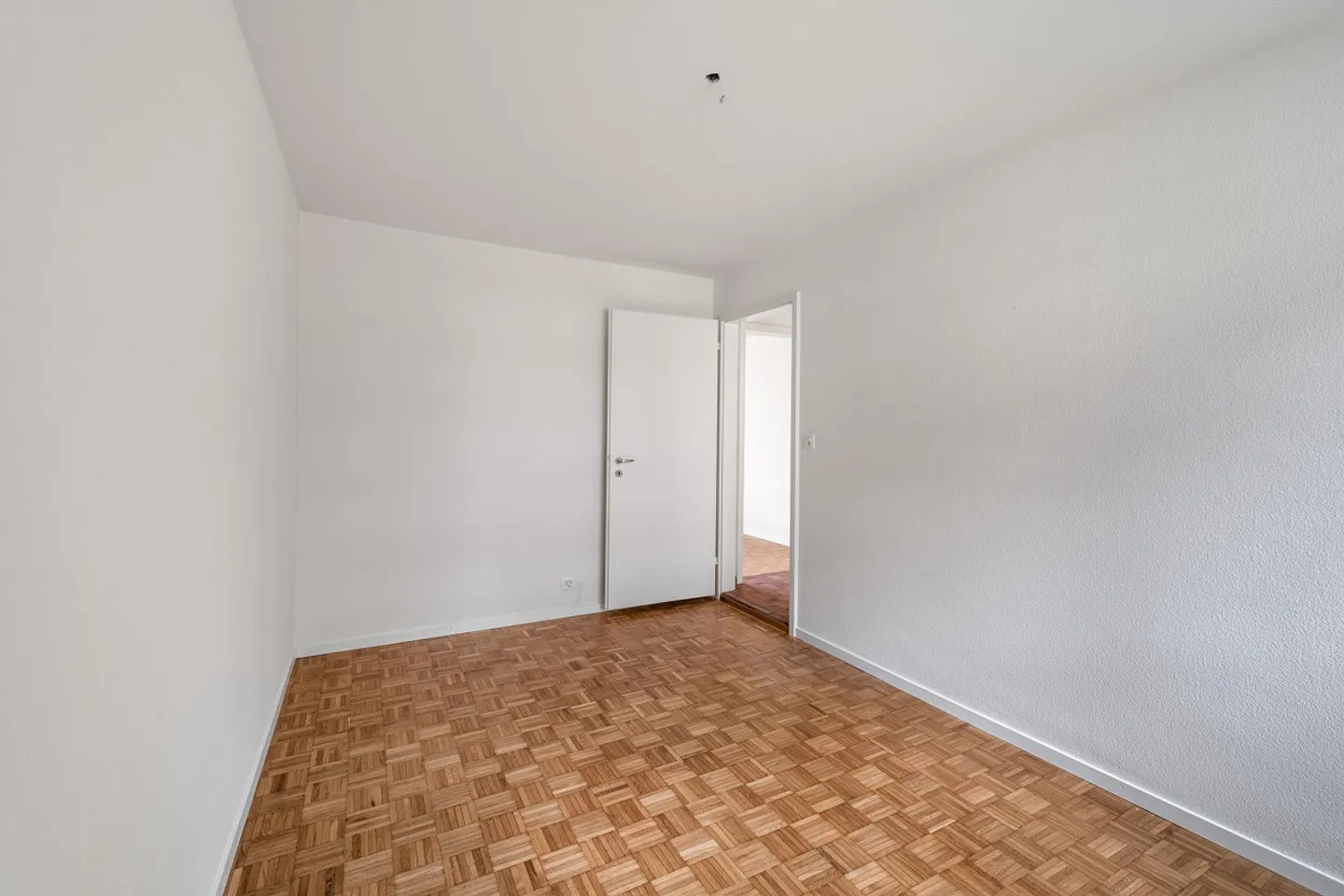 Modernes Apartment mit Balkon - Foto 8 von 10