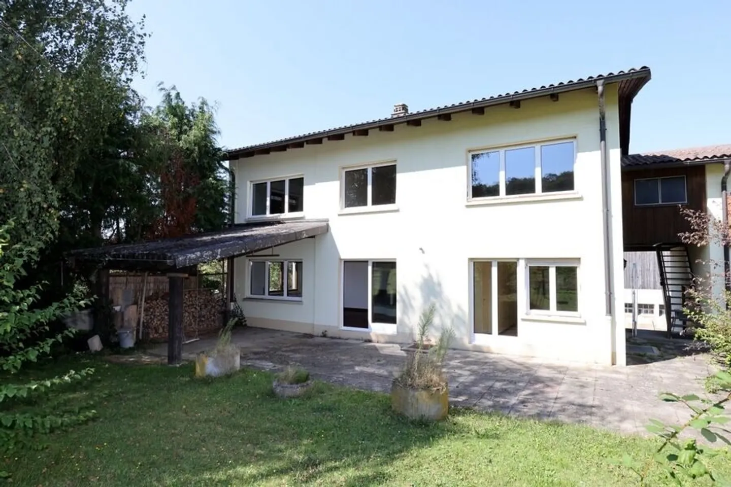 Geräumige Familienvilla mit Wohnung - Foto 3 von 13