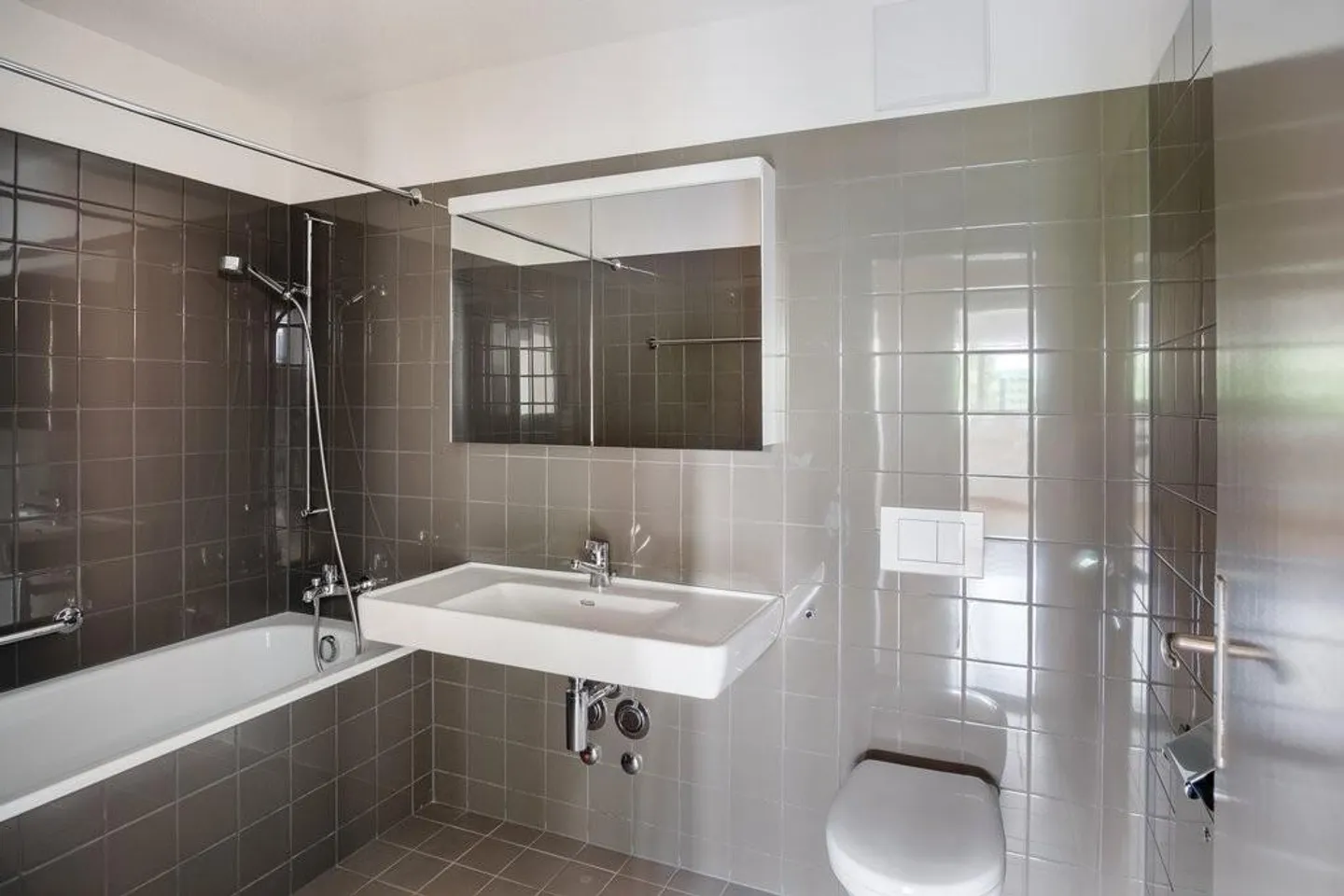 Hire without deposit - living in green surroundings - Photo 6 of 11