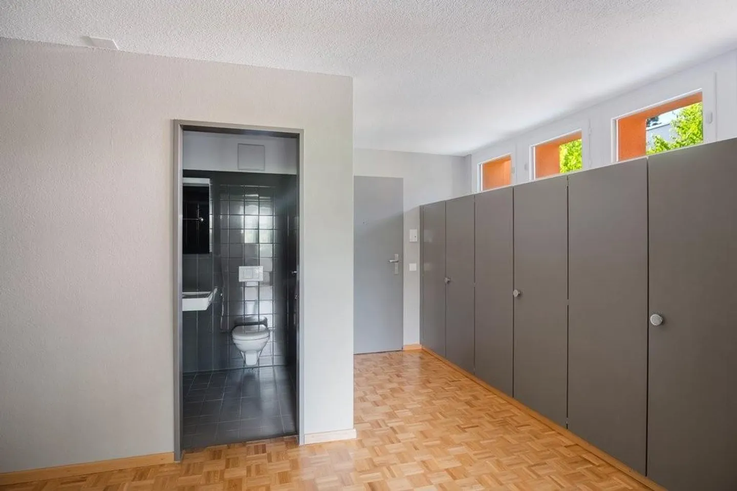 Hire without deposit - living in green surroundings - Photo 8 of 11