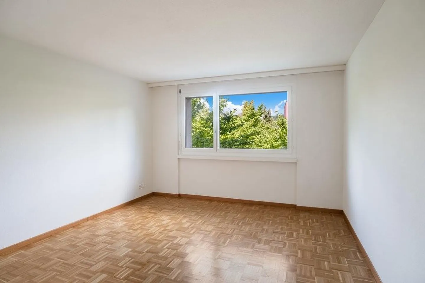 Hire without deposit - living in green surroundings - Photo 9 of 11