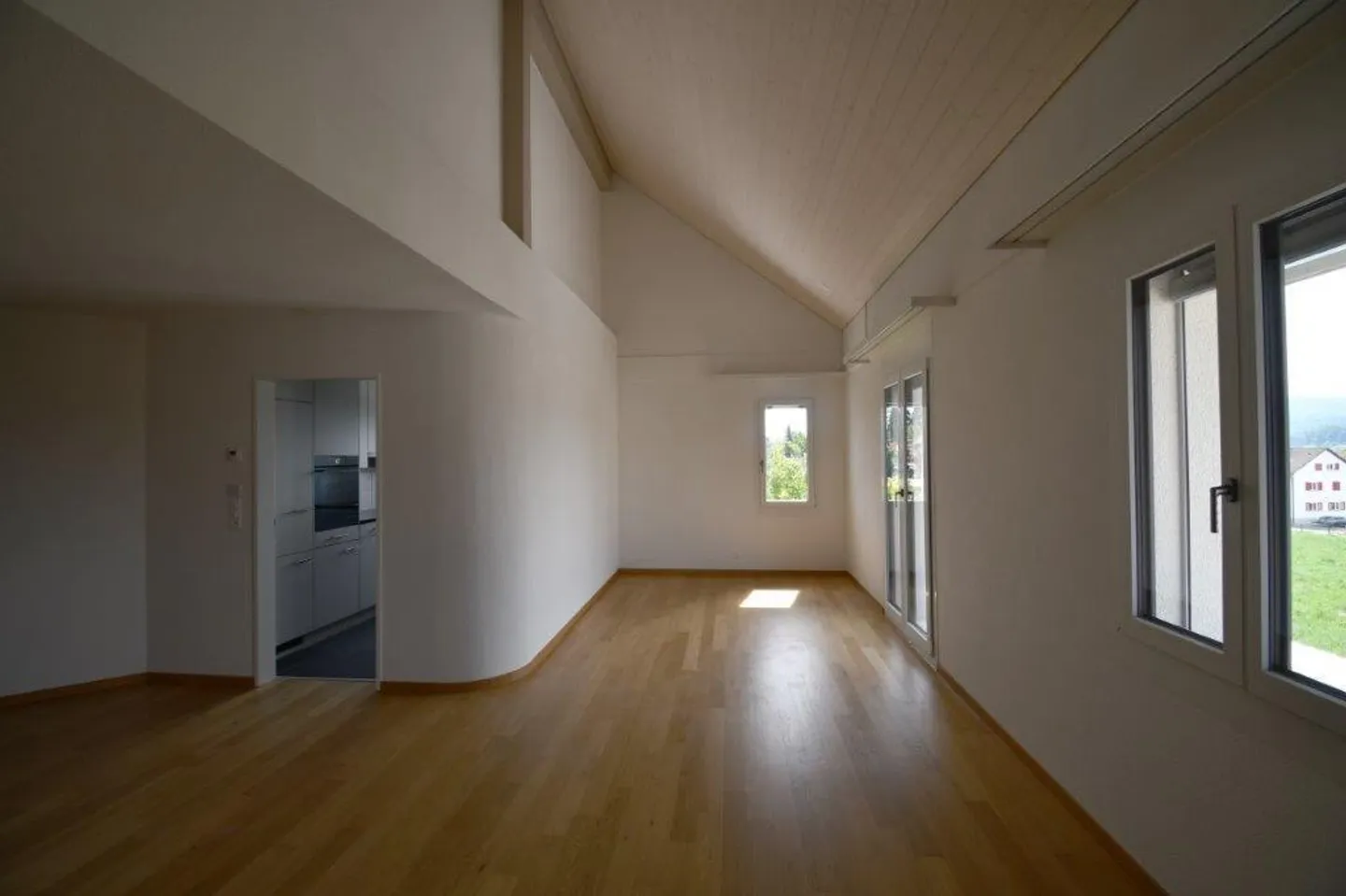 Appartement 5.5 pièces rénové de haute qualité et attrayant (maisonette), dans - Photo 10 sur 31