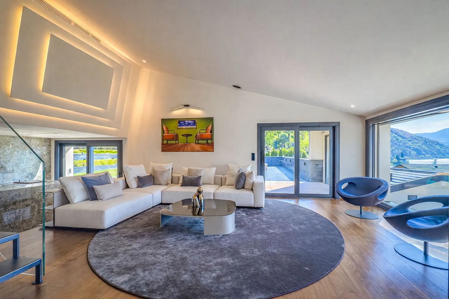 Villa di Lusso con Vista Lago - Foto 1 di 29