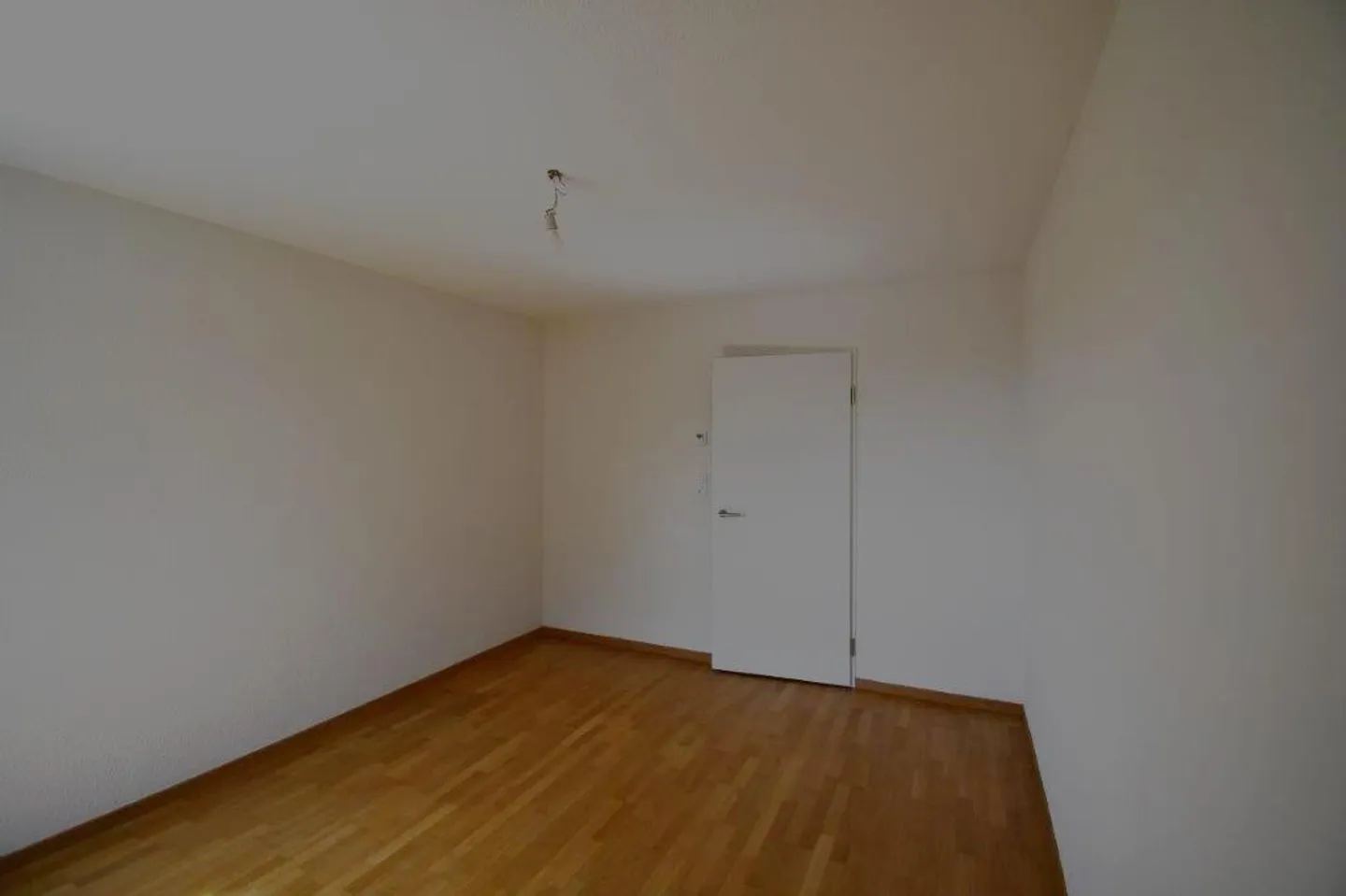 Appartement 5.5 pièces rénové de haute qualité et attrayant (maisonette), dans - Photo 18 sur 31