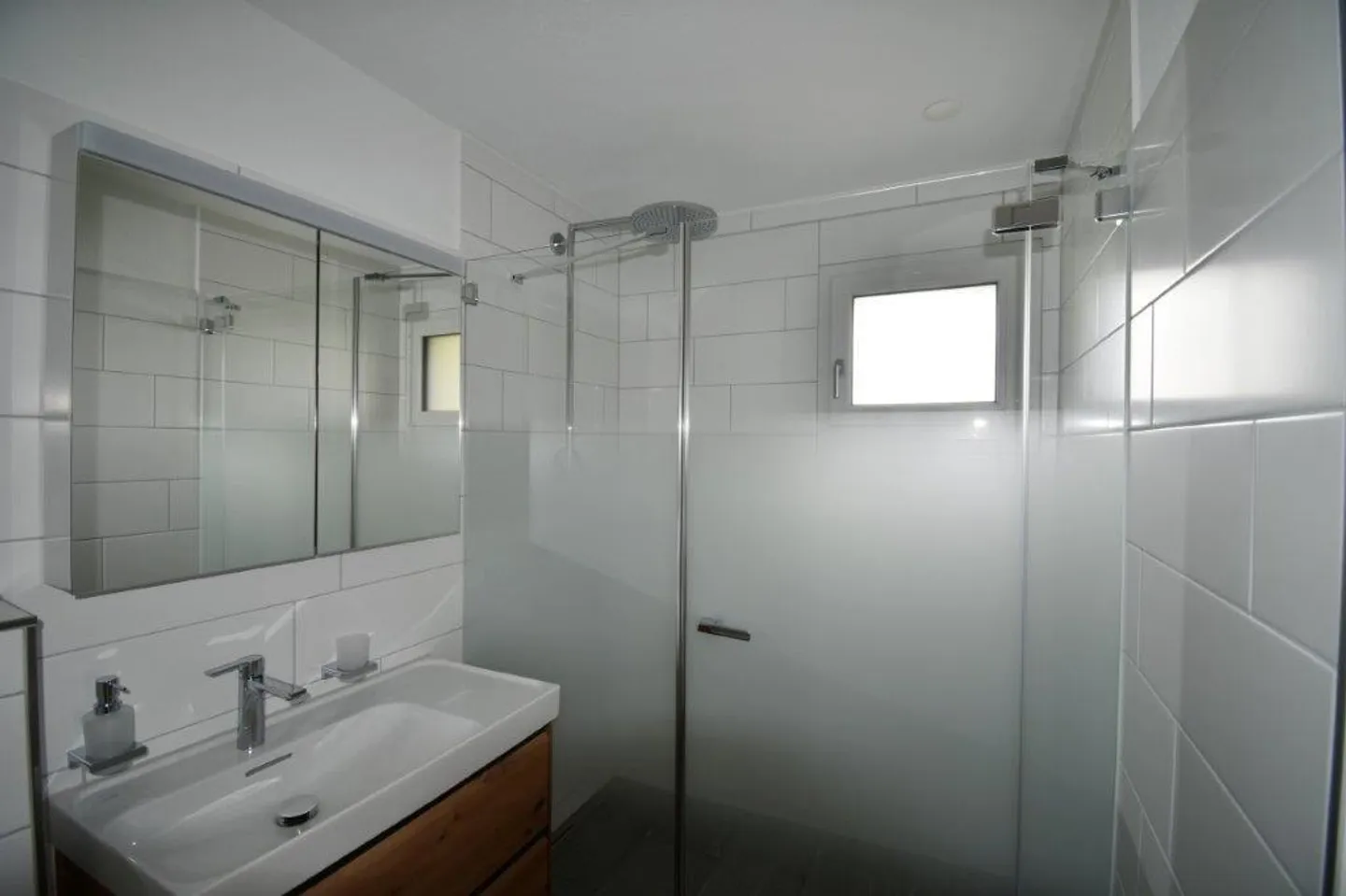 Appartement 5.5 pièces rénové de haute qualité et attrayant (maisonette), dans - Photo 20 sur 31