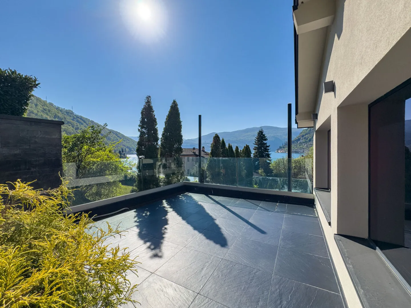 Villa di Lusso con Vista Lago - Foto 14 di 29