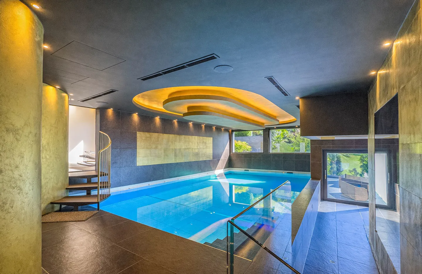 Villa di Lusso con Vista Lago - Foto 18 di 29
