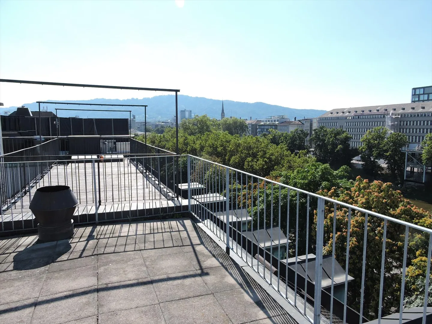 Beautiful penthouse apartment in a top location with terrace - Photo 2 of 12