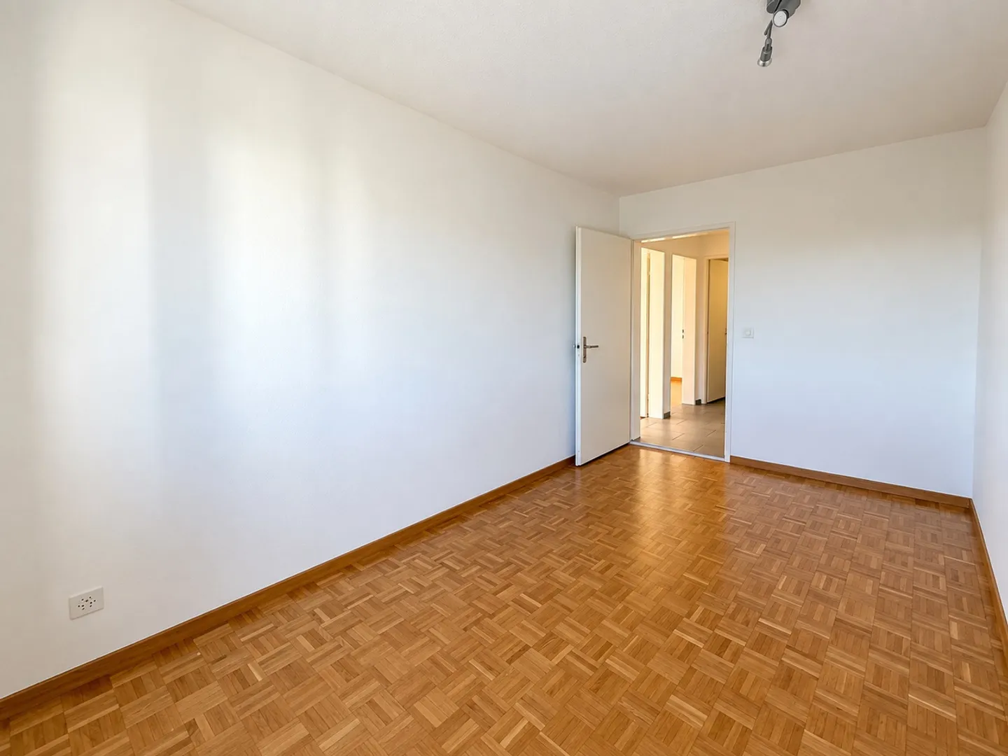 Helle Wohnung mit Bergsicht - Foto 4 von 10
