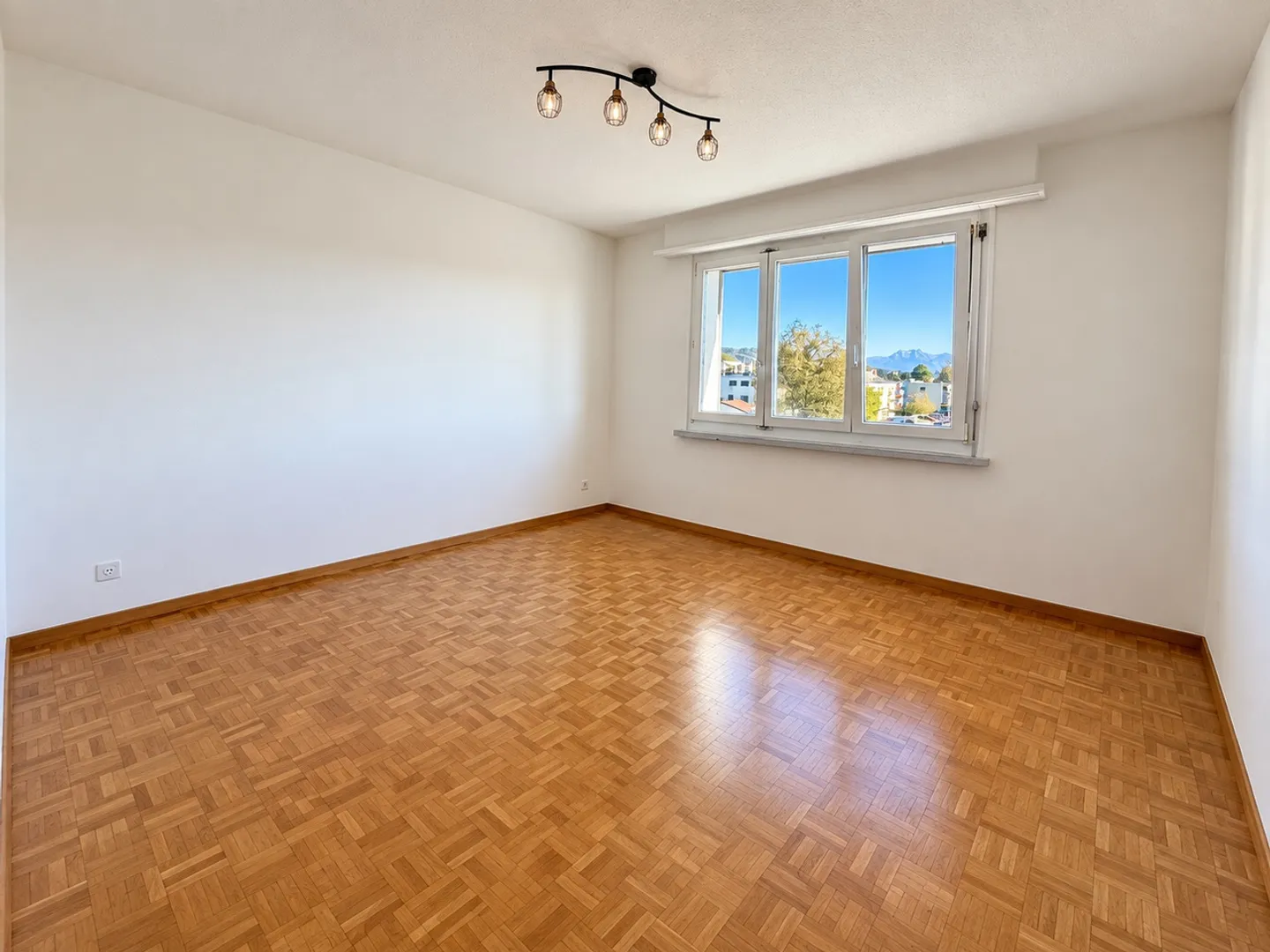Helle Wohnung mit Bergsicht - Foto 7 von 10