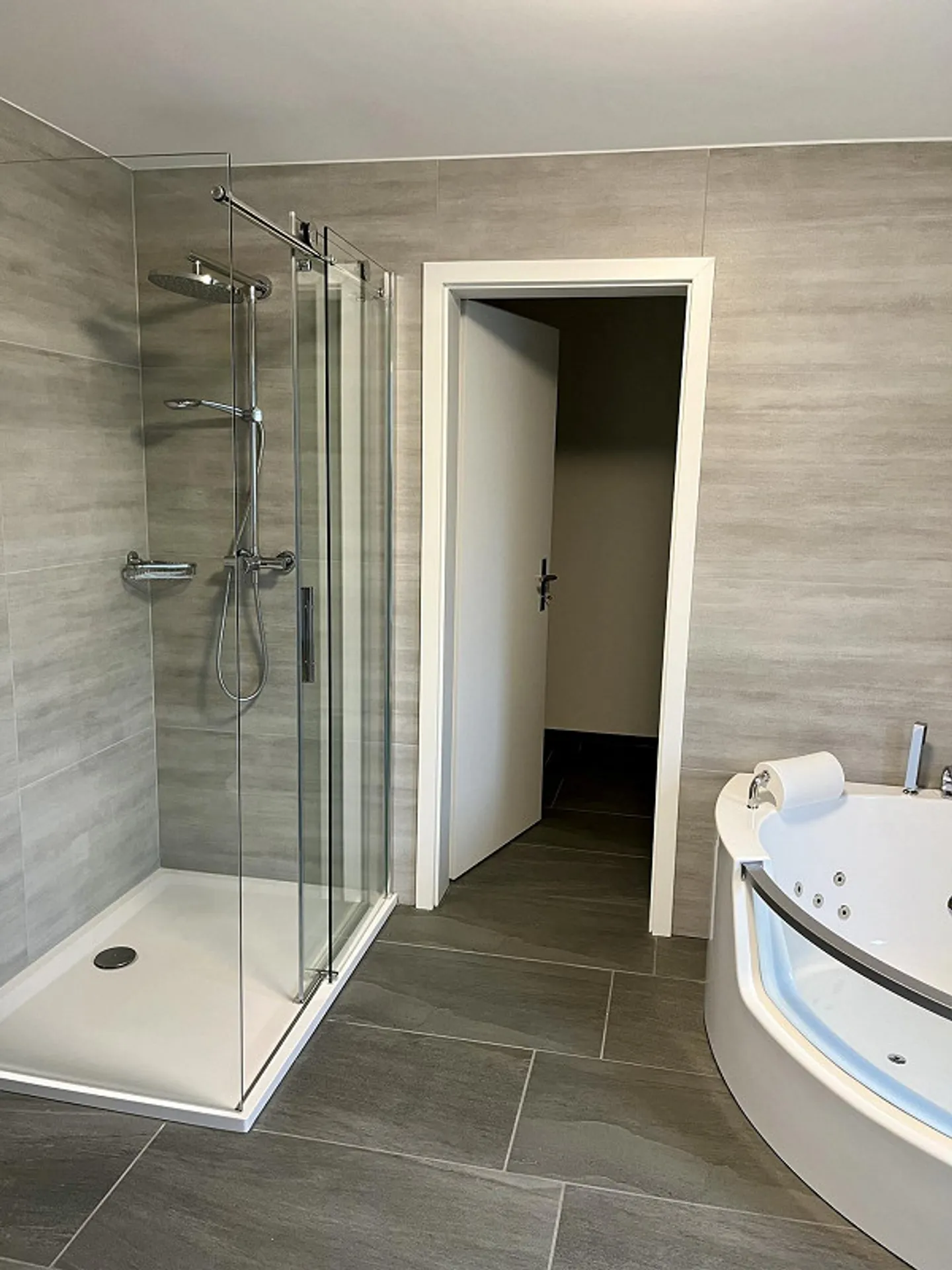 Appartement moderne de 5,5 pièces au 2ème étage (standard de propriété) - Photo 12 sur 15