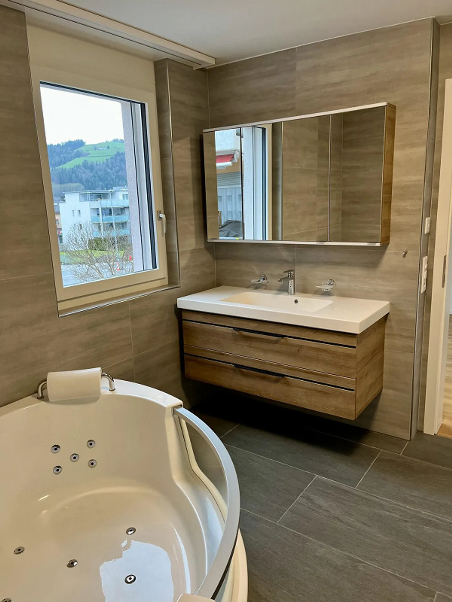 Appartement moderne de 5,5 pièces au 2ème étage (standard de propriété) - Photo 13 sur 15