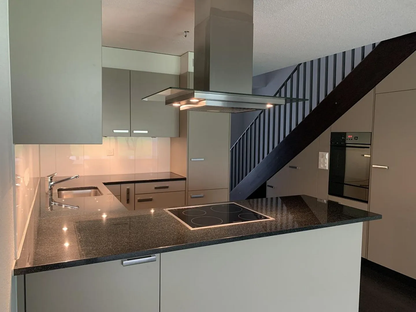 Beautiful 3.5 Room Maisonette Apartment in Belp - Photo 2 of 9