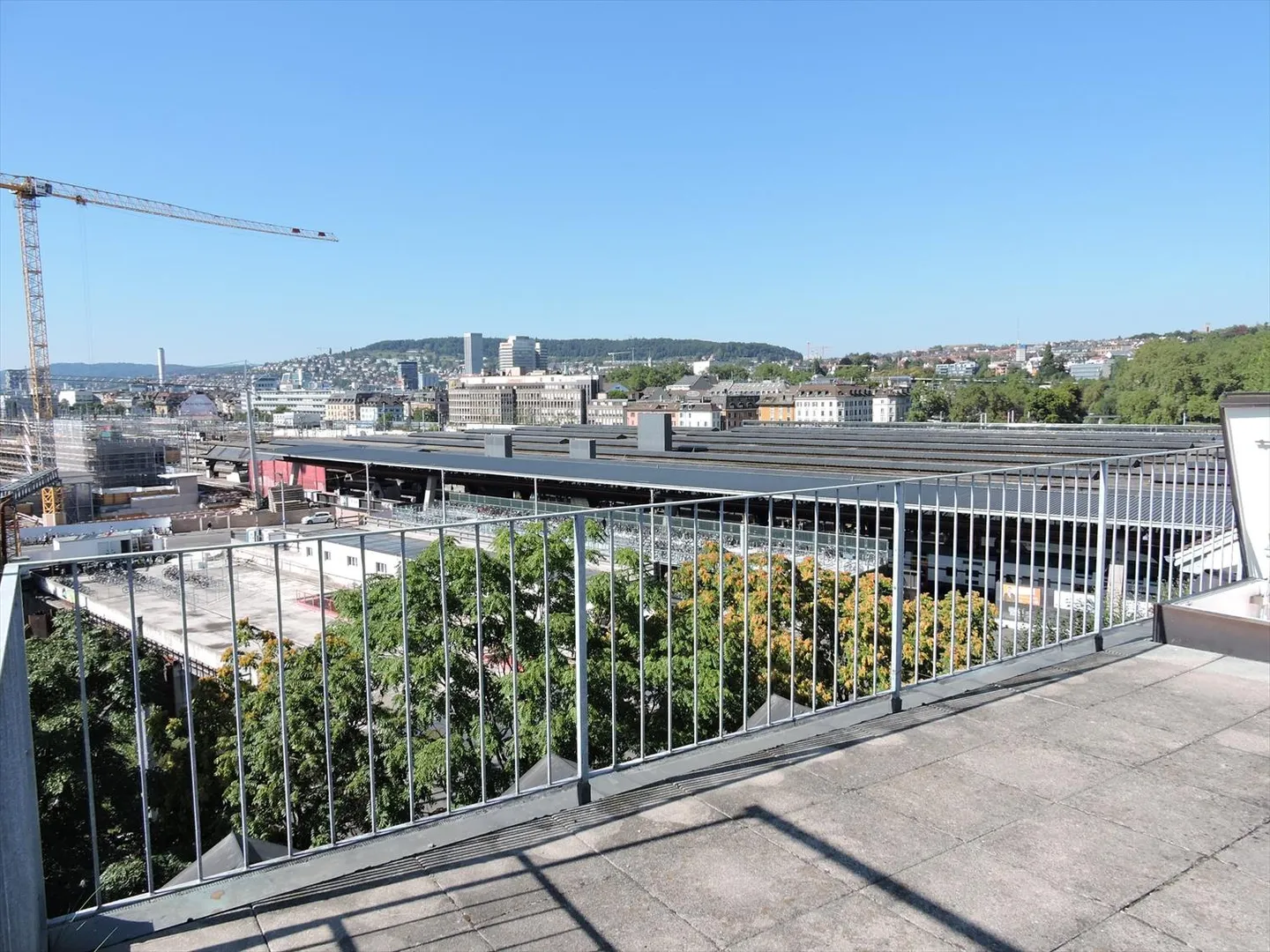 Beautiful penthouse apartment in a top location with terrace - Photo 3 of 12
