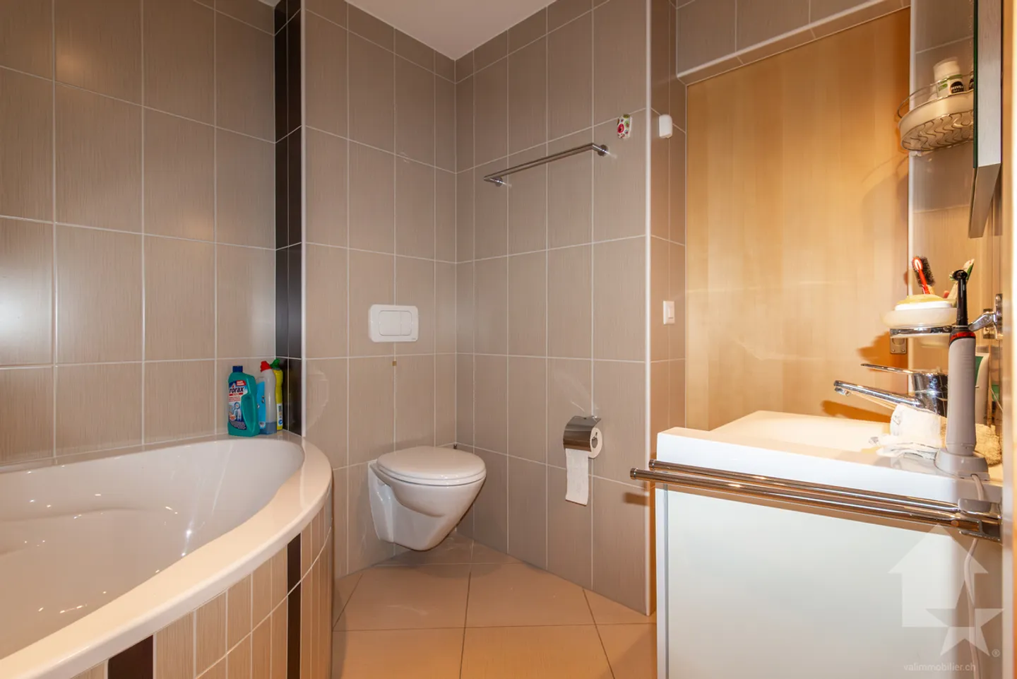 Spacious 4.5-room apartment with covered terrace of 34 m2 - Photo 15 of 20