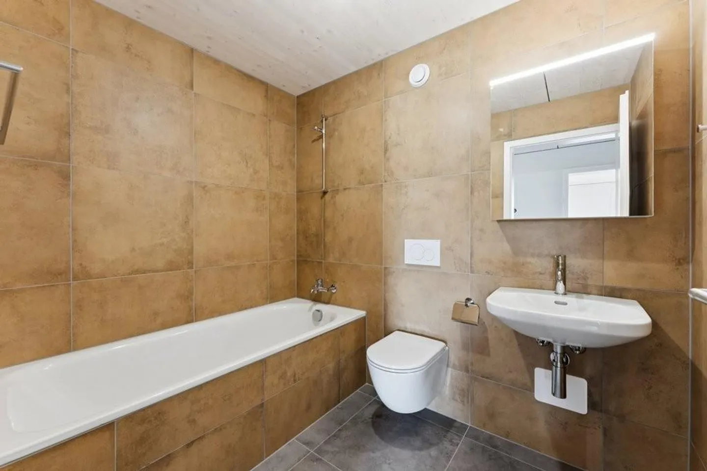 To seize! Magnificent housing in a new construction! - Photo 8 of 12