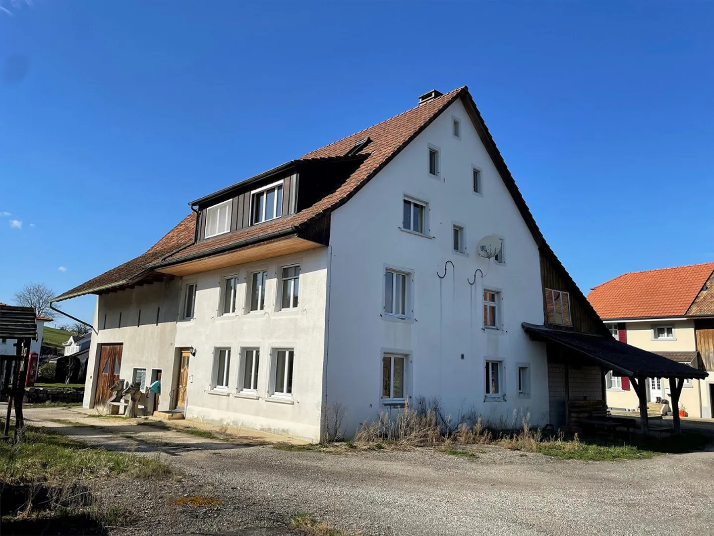 Beautifully located residential and economic building in Lampenberg (BL) - Photo 1 of 17