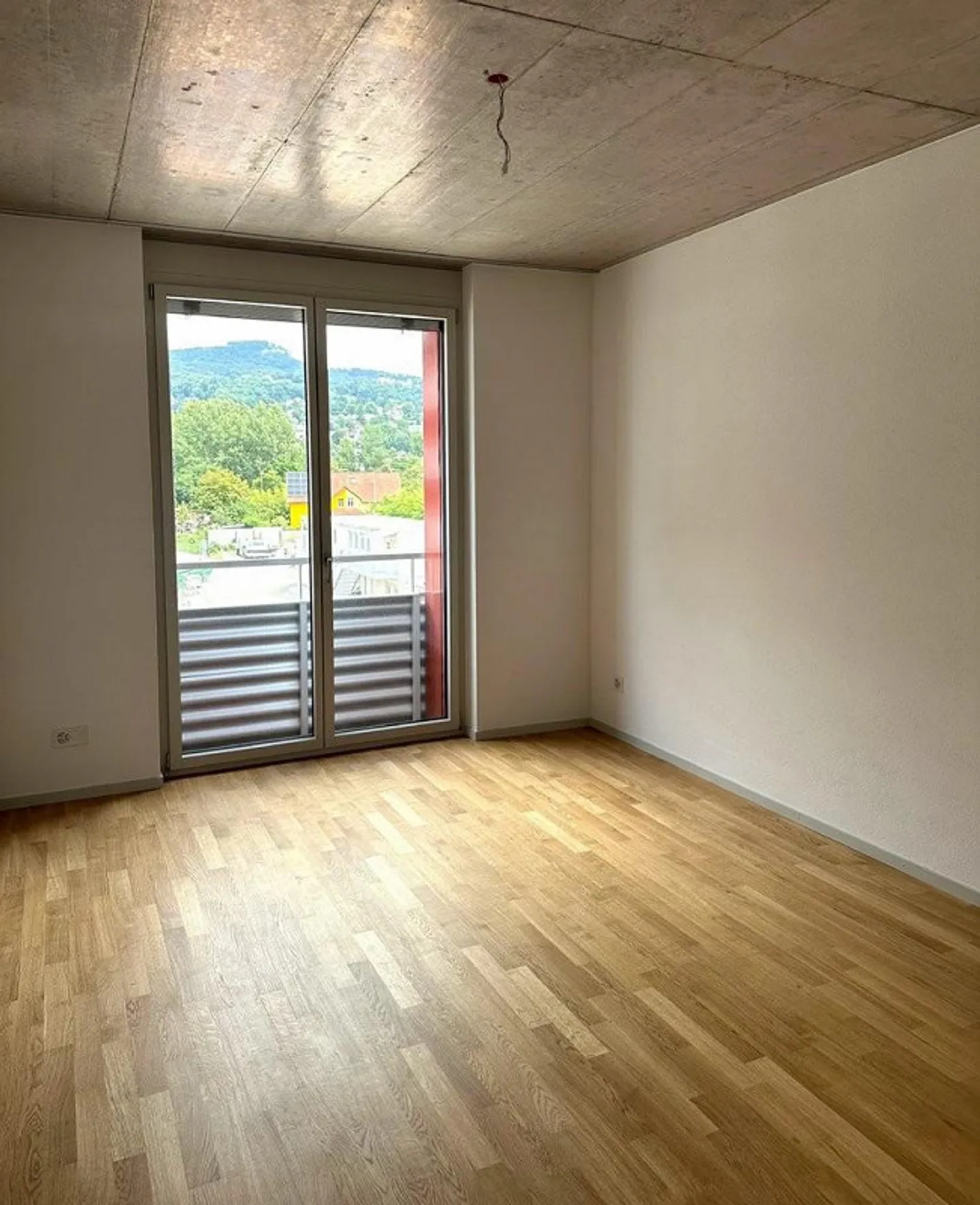 Moderne 4.5-Zimmer-Wohnung in neuem Terrassenhaus - Foto 6 von 7