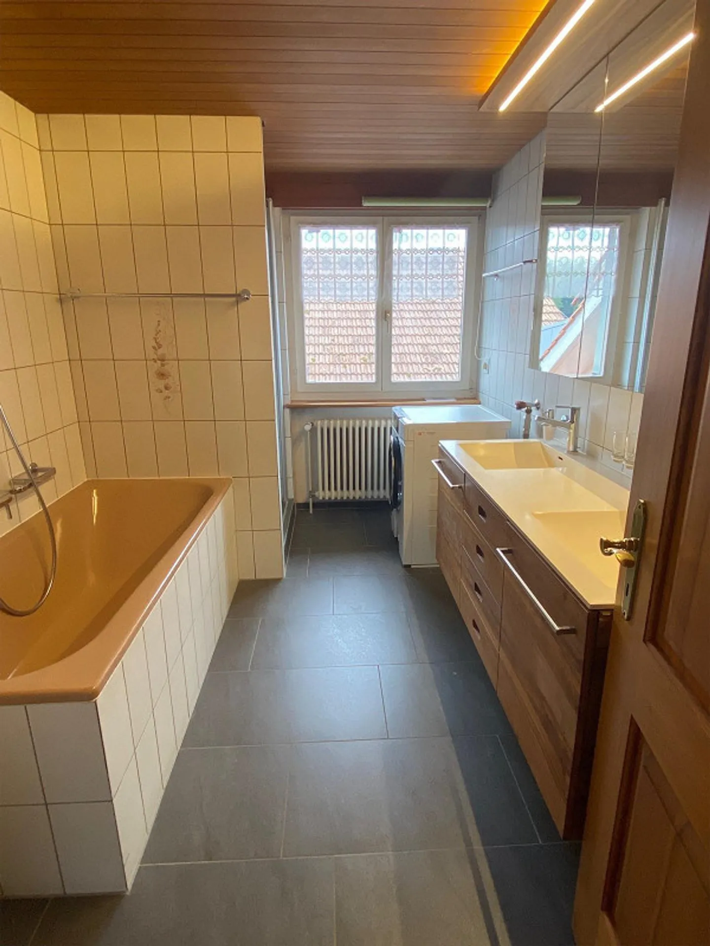 Geräumiges Familienhaus in der Natur - Foto 11 von 14
