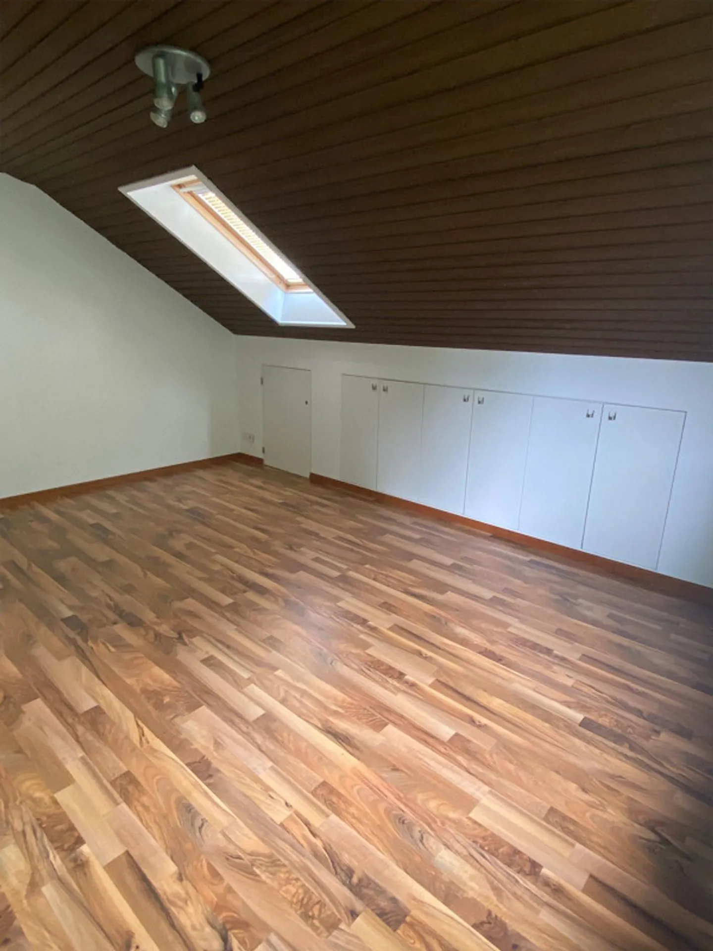 Geräumiges Familienhaus in der Natur - Foto 13 von 14
