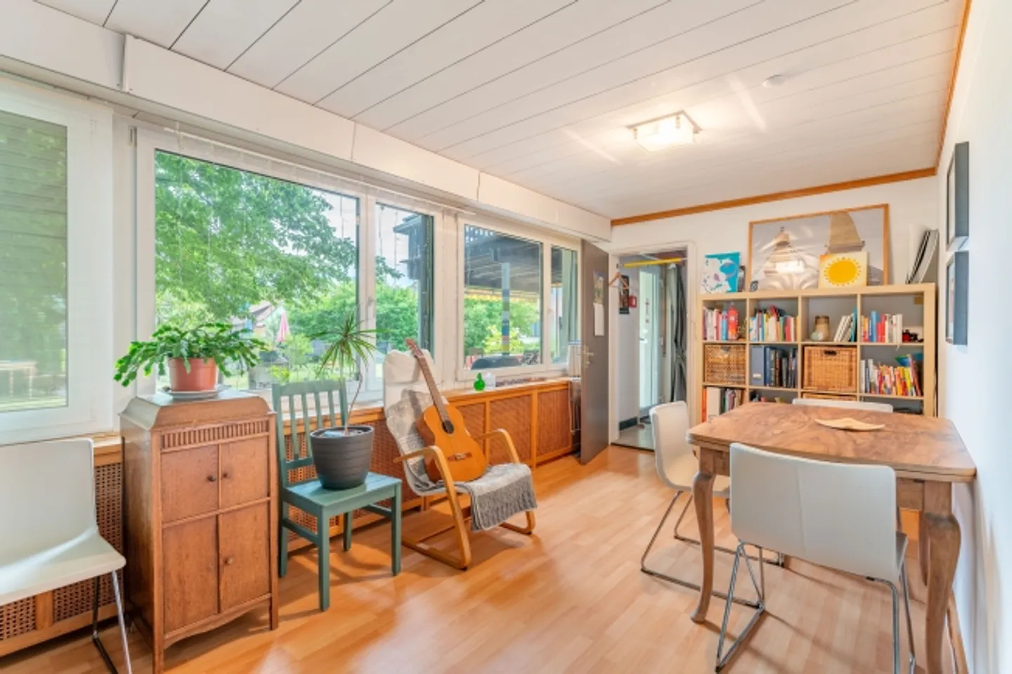 Detached single-family house in a quiet location with great potential - Photo 4 of 10