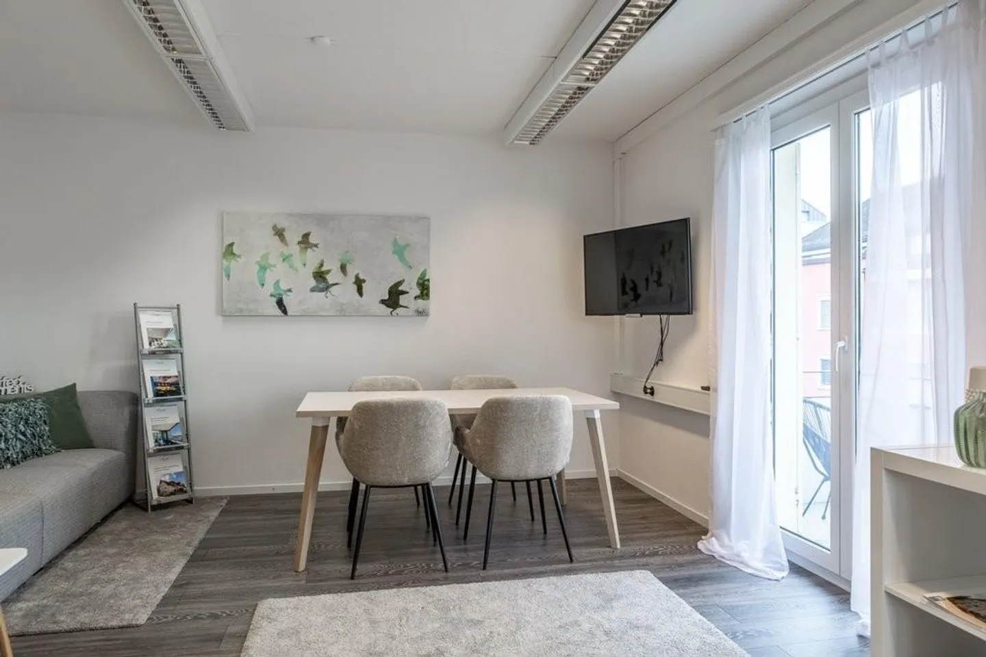 Espace de bureau élégant avec balcon dans le centre historique de Dietikon - Photo 5 sur 5