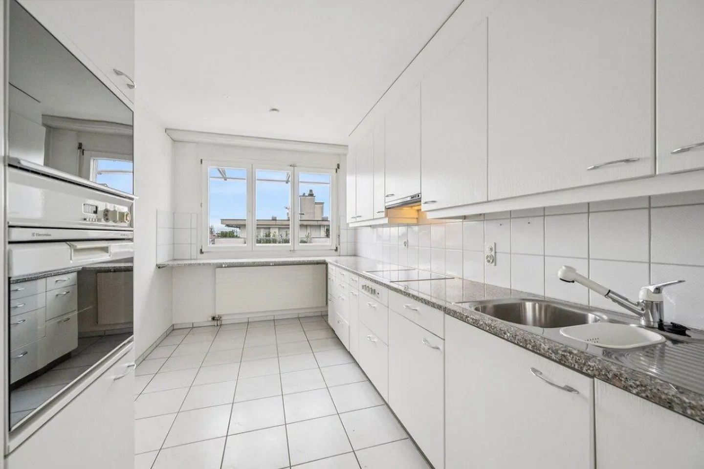Attractive Maisonette Penthouse - Photo 5 of 15