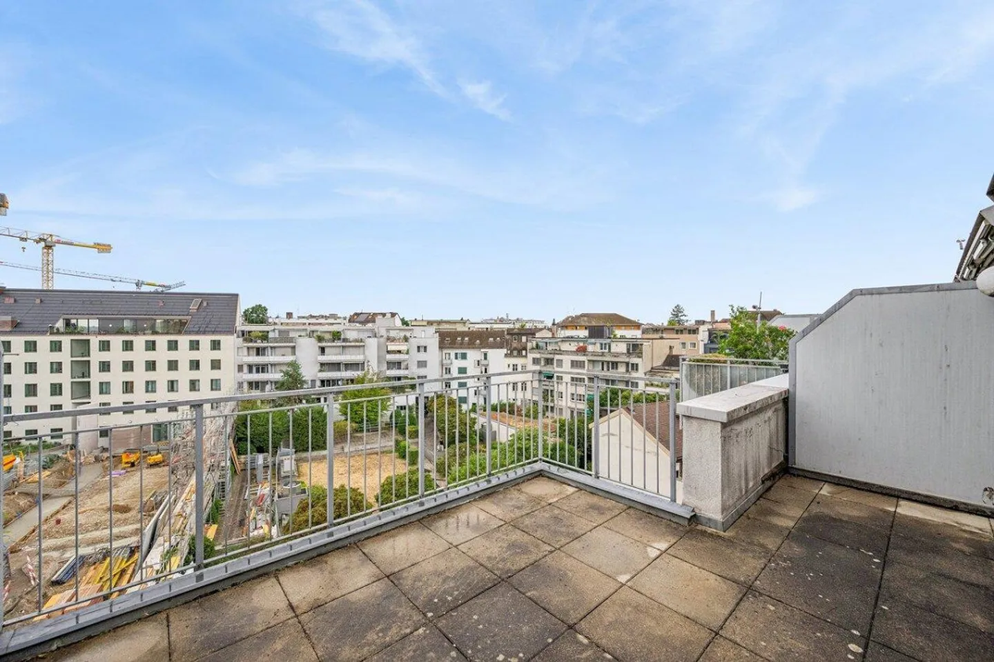 Attractive Maisonette Penthouse - Photo 7 of 15