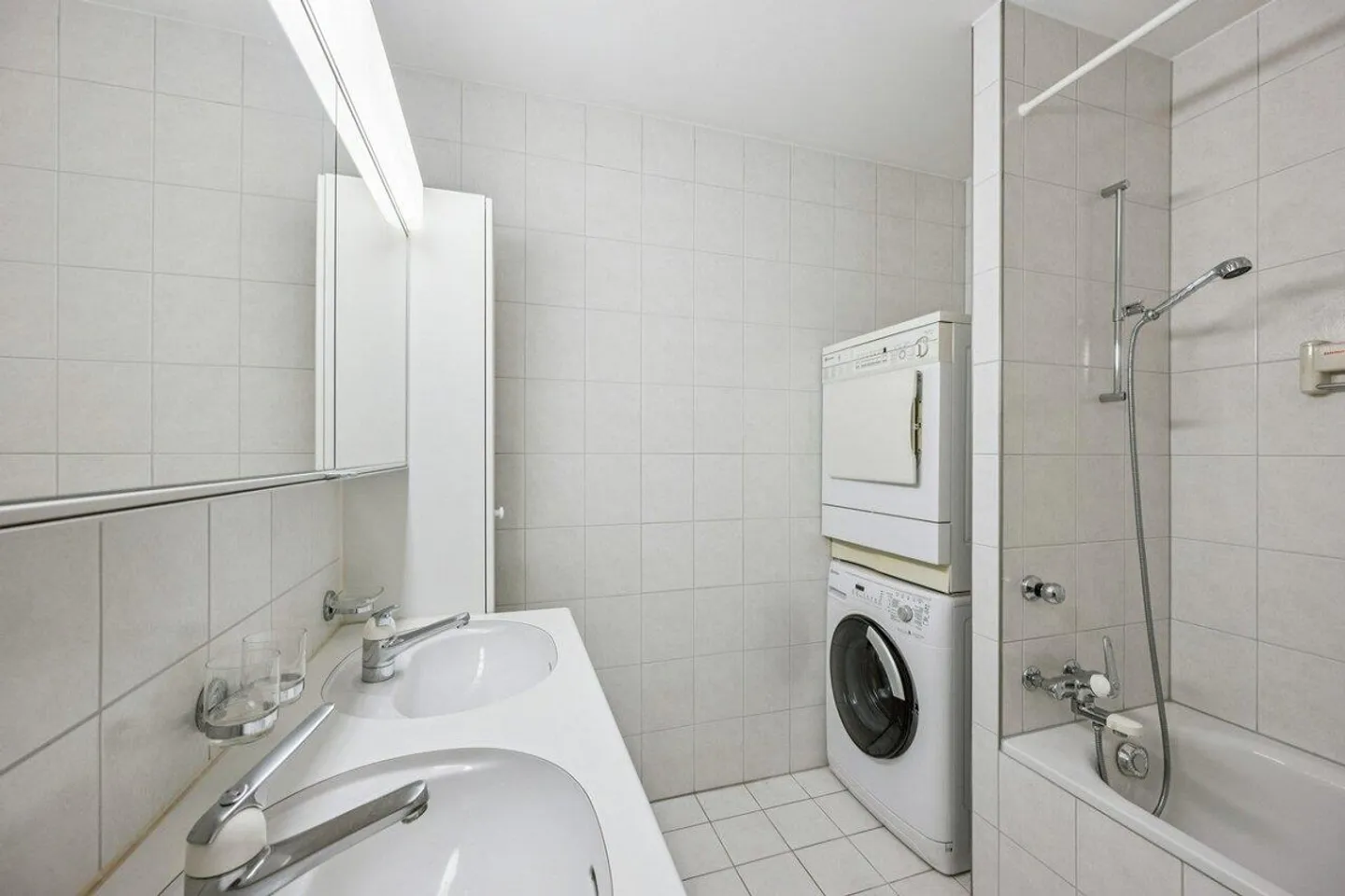 Attractive Maisonette Penthouse - Photo 13 of 15