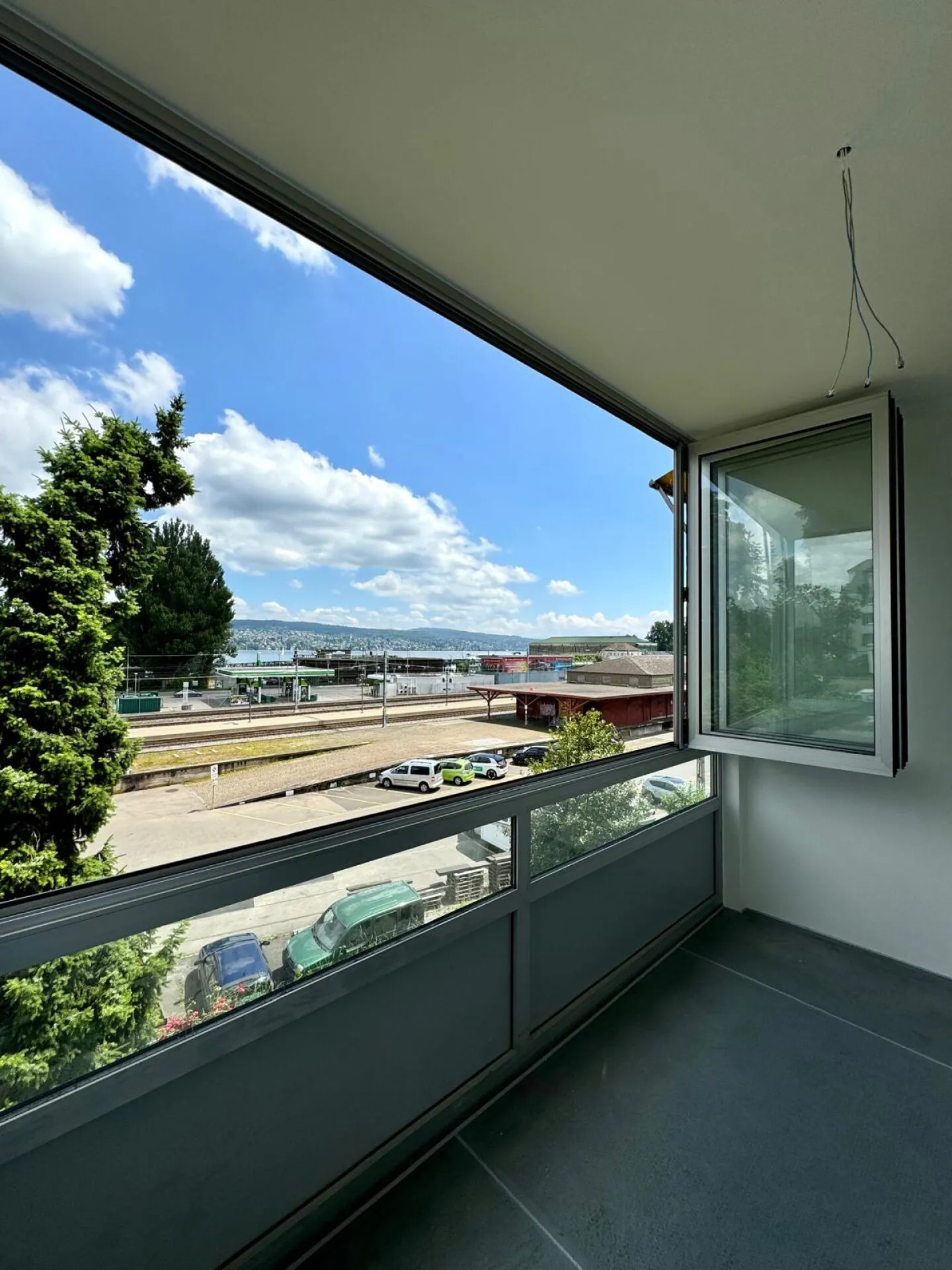 Stylishly renovated old building apartment by the lake - Photo 8 of 10