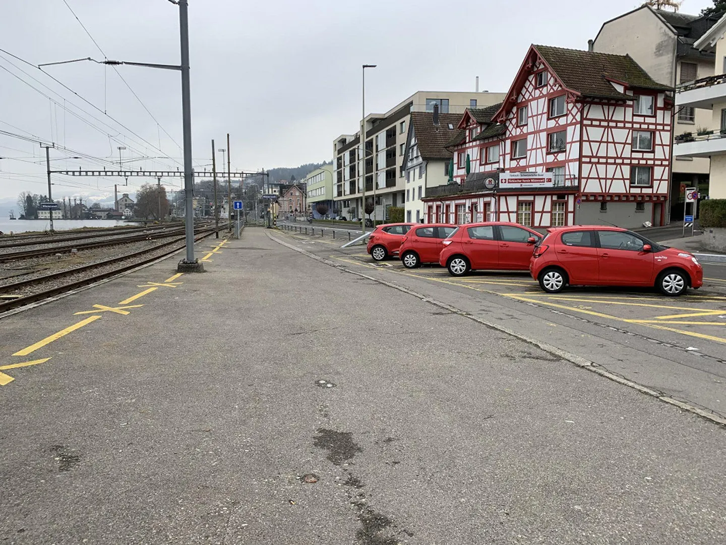 Place de parking pour locataire à la gare de Wädenswil - Photo 1 sur 1
