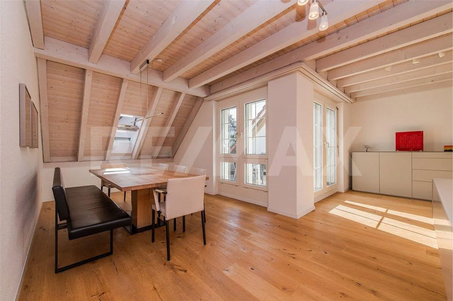 5 ½ ZIMMER ATTIKA-MAISONETTE-WOHNUNG MIT TERRASSE - Foto 3 von 12