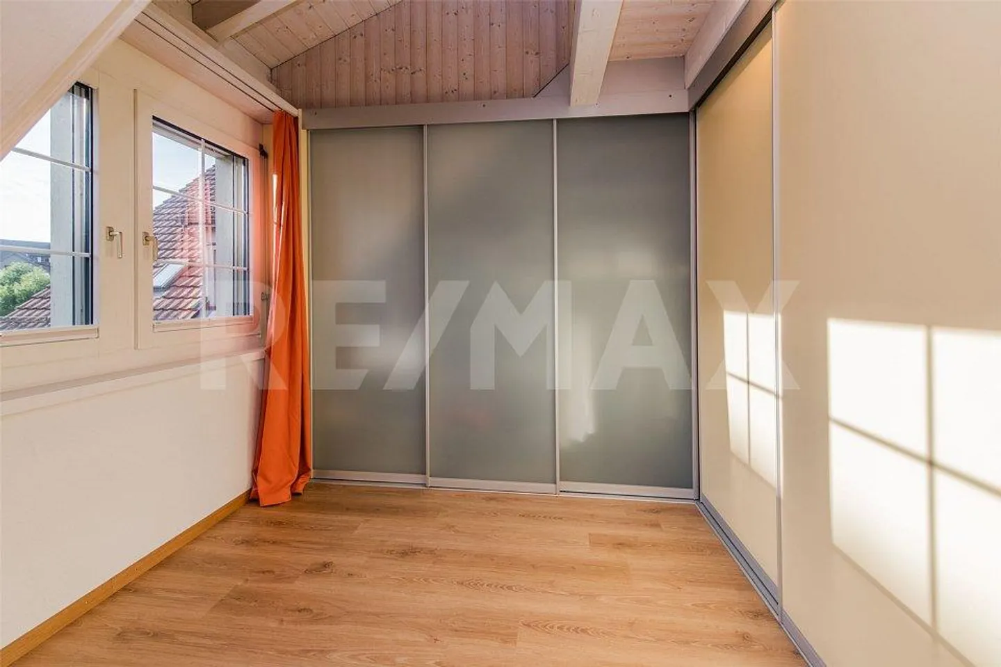 5 ½ ZIMMER ATTIKA-MAISONETTE-WOHNUNG MIT TERRASSE - Foto 6 von 12