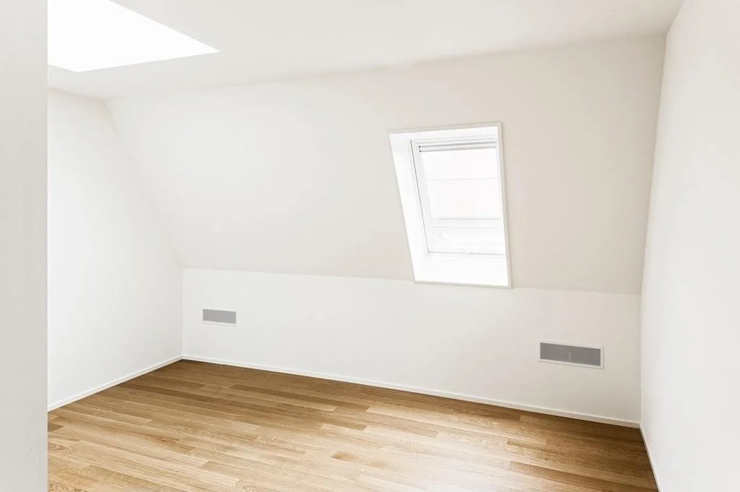 Appartement en loft avec grande terrasse sur le toit dans un emplacement central - Photo 5 sur 9