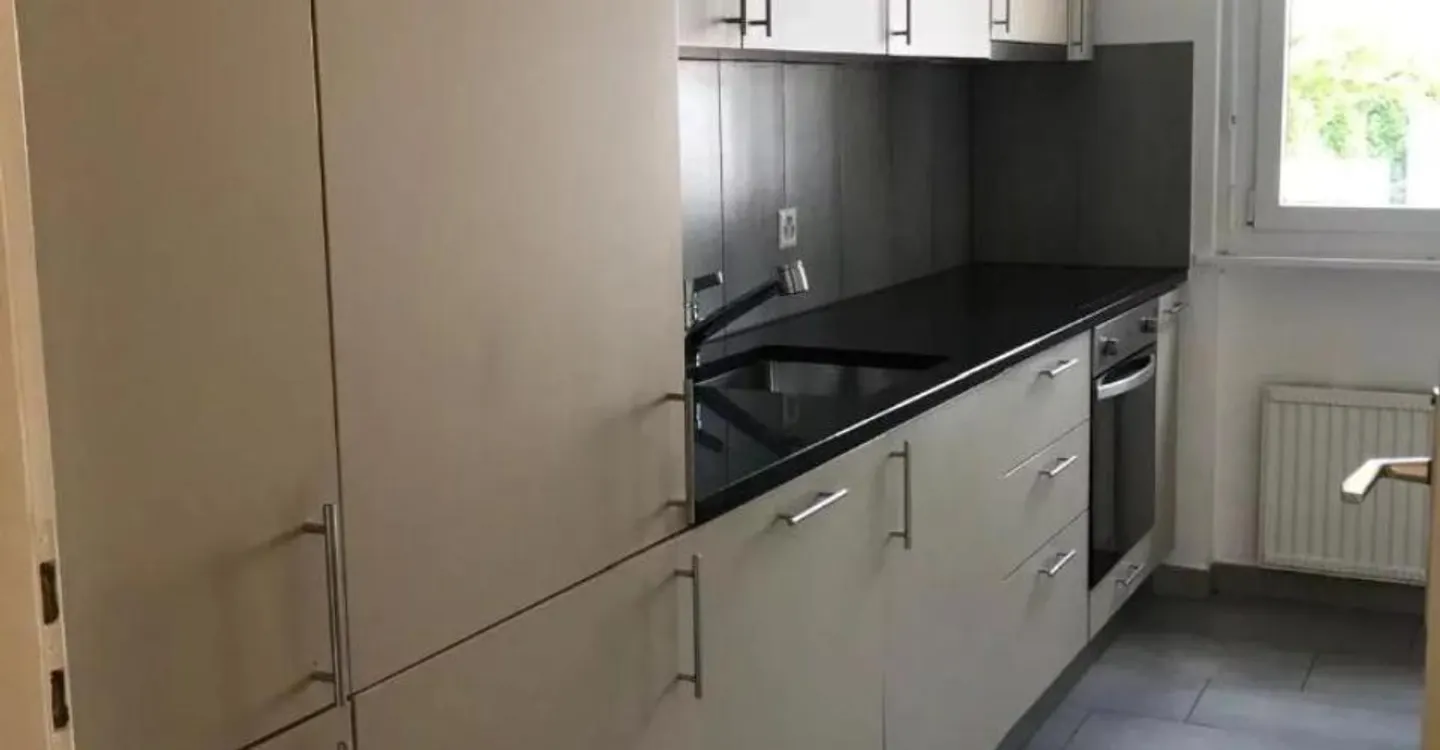 Spacious 3.5-room apartment - Photo 3 of 8