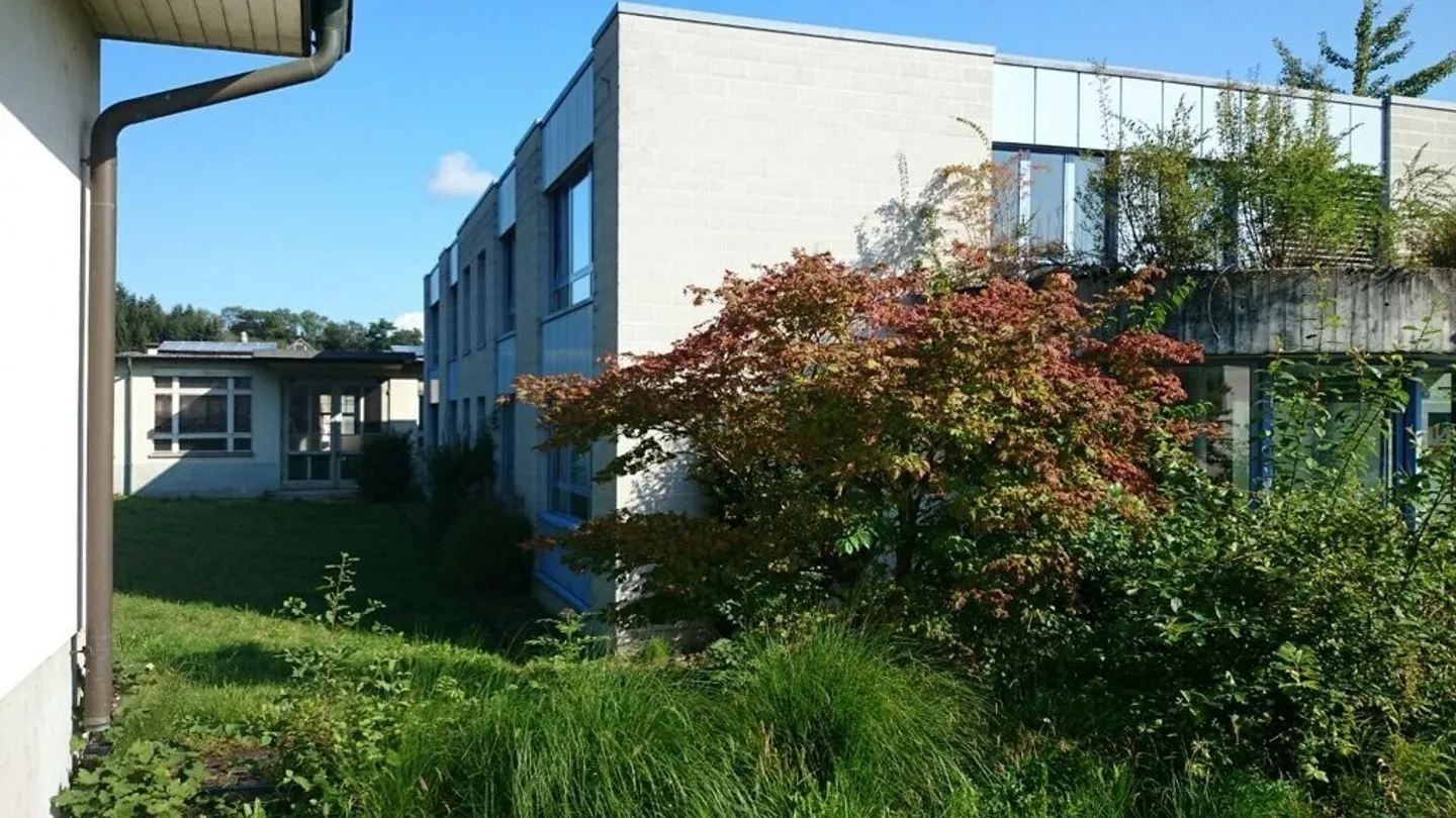 Office space for rent - Photo 1 of 3