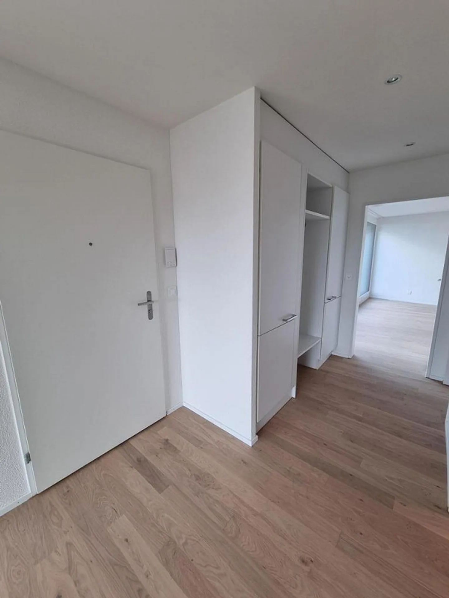 Appartement Attique 3.5 Pièces, Votre Nouveau Foyer à Rohr - Photo 2 sur 11