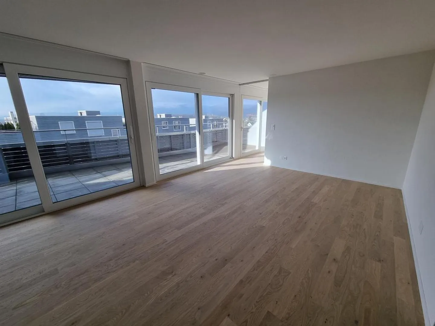Appartement Attique 3.5 Pièces, Votre Nouveau Foyer à Rohr - Photo 3 sur 11