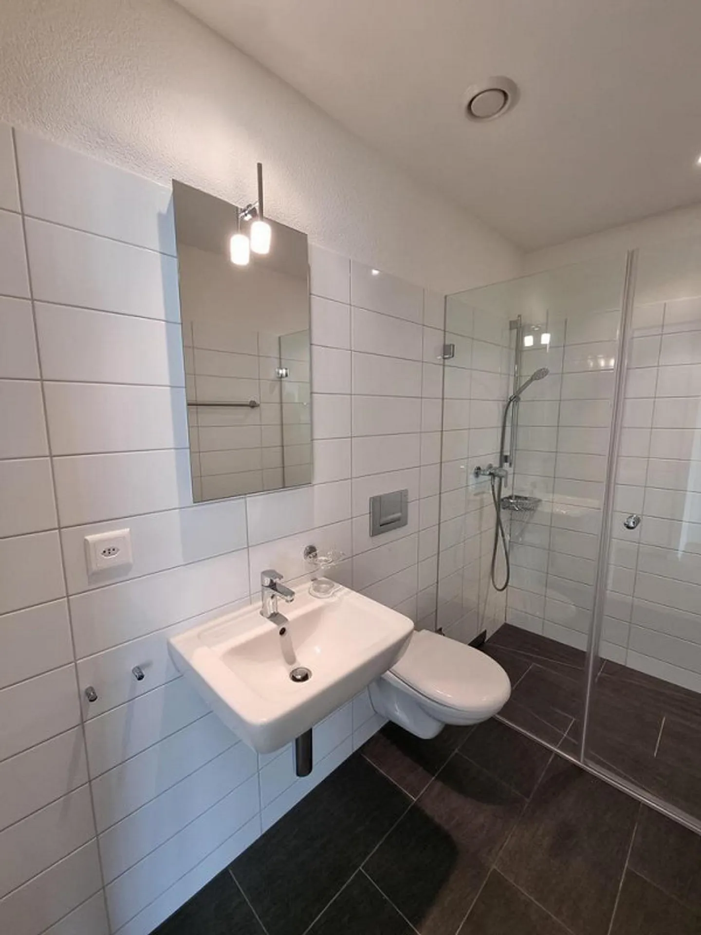 Appartement Attique 3.5 Pièces, Votre Nouveau Foyer à Rohr - Photo 7 sur 11