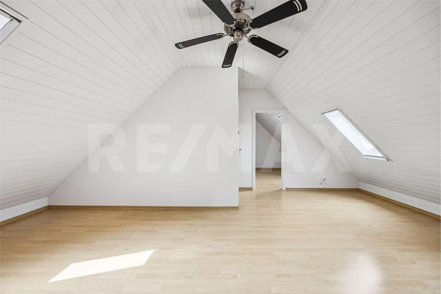 Grosszügige 3-Stöckige Wohnung - Foto 8 von 13