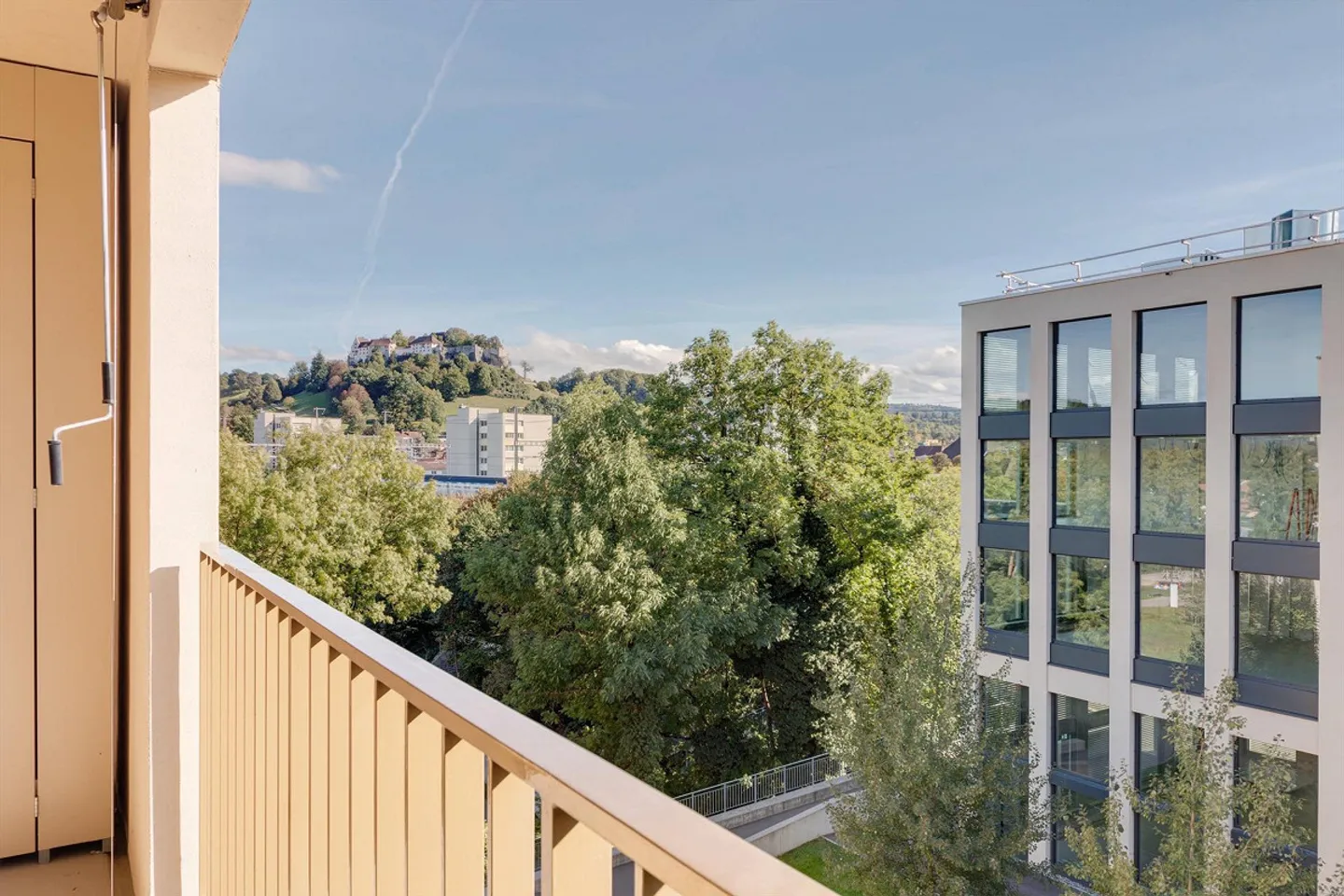 Charmante Wohnung mit Schlossblick - Foto 1 von 6