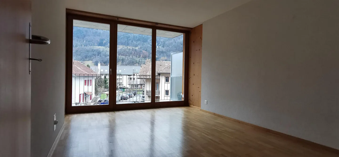 Appartamento in una posizione tranquilla con balcone esposto a sud - Foto 3 di 10