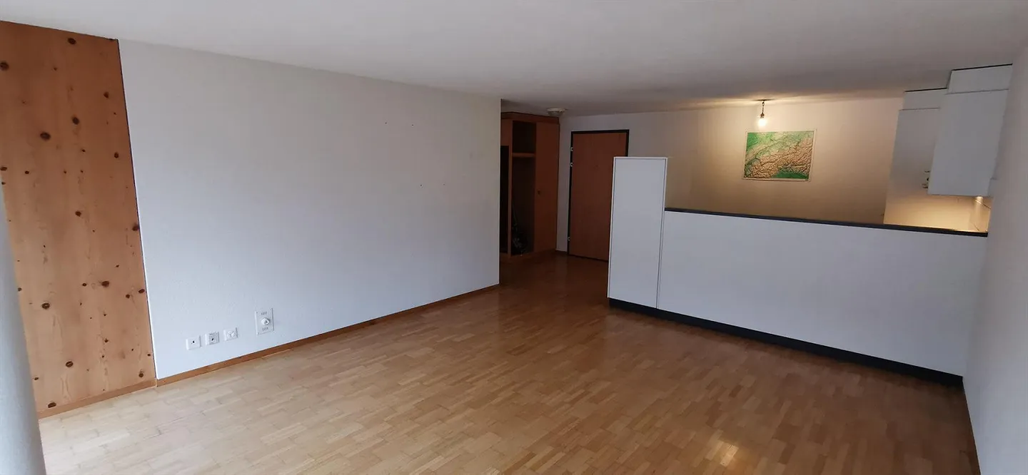 Appartamento in una posizione tranquilla con balcone esposto a sud - Foto 7 di 10