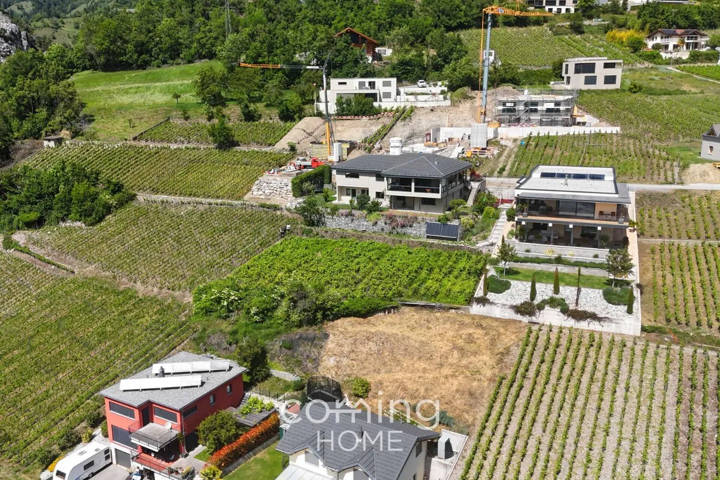 Terreno soleggiato a Leuk con vista mozzafiato - completamente servito - Foto 1 di 10