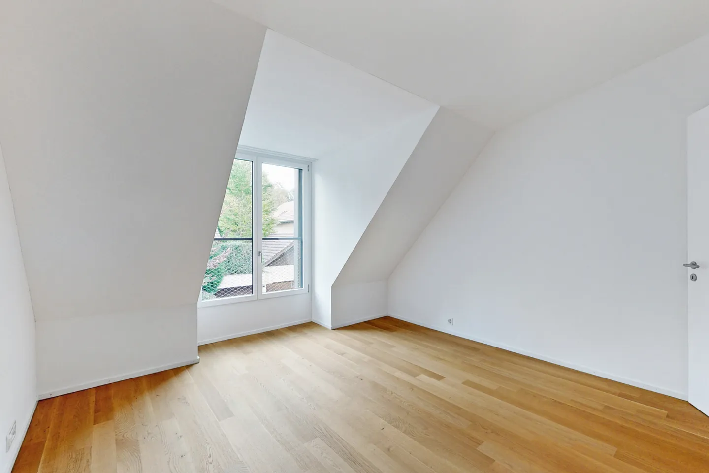 Attractive penthouse apartment with loggia - Photo 5 of 6