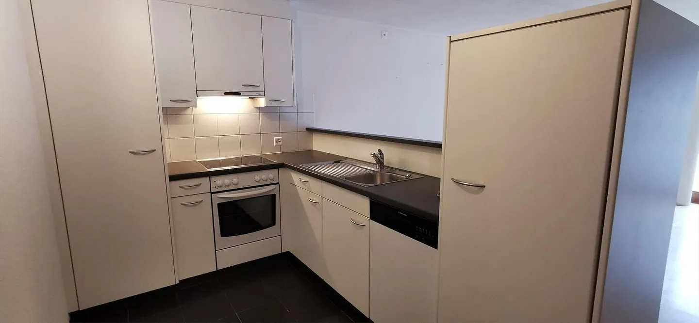 Appartamento in una posizione tranquilla con balcone esposto a sud - Foto 9 di 10