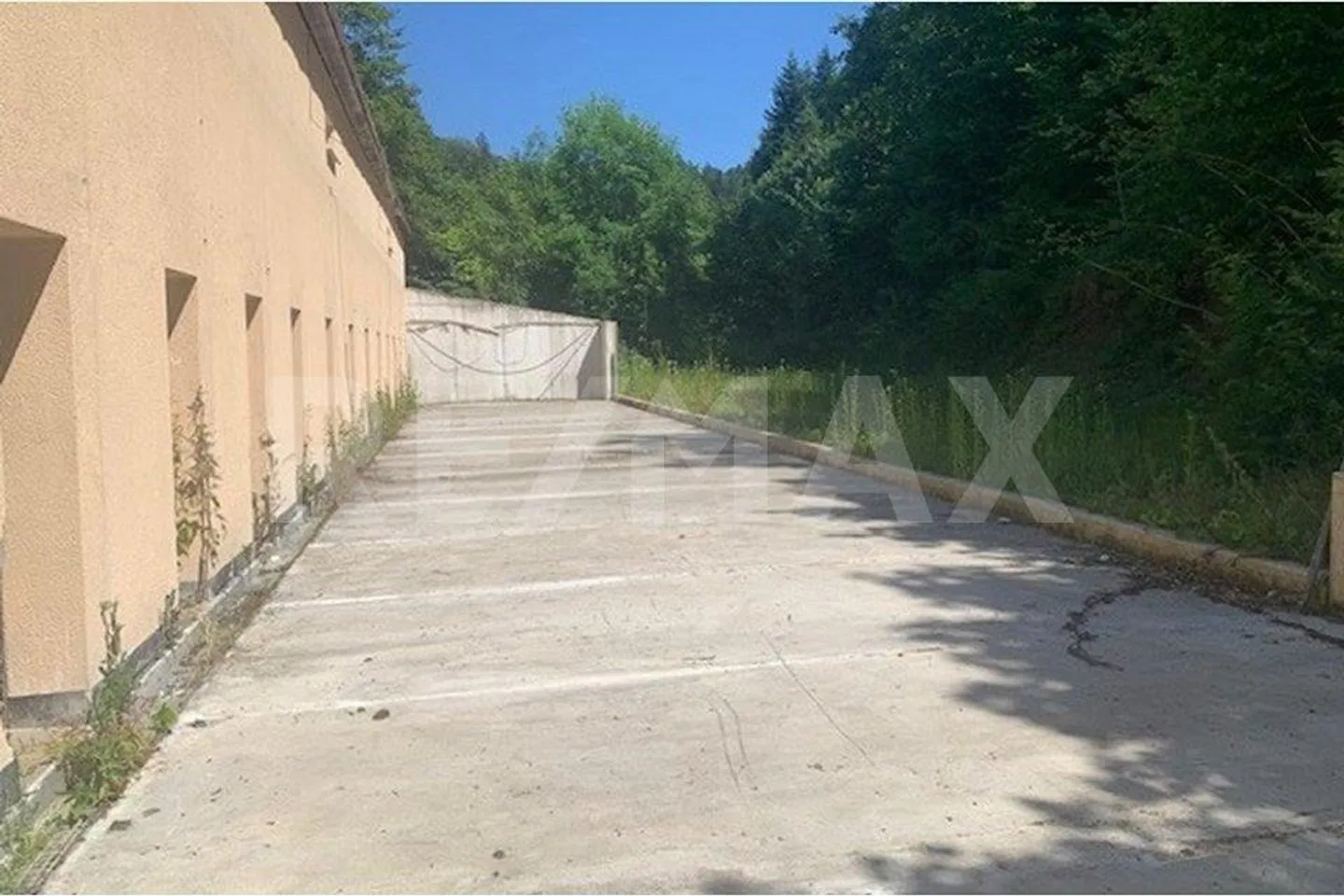 Natura pura! Casa a 3 famiglie, proprietà commerciale inclusa parcella forestale su 11.000 m2 - Foto 9 di 12