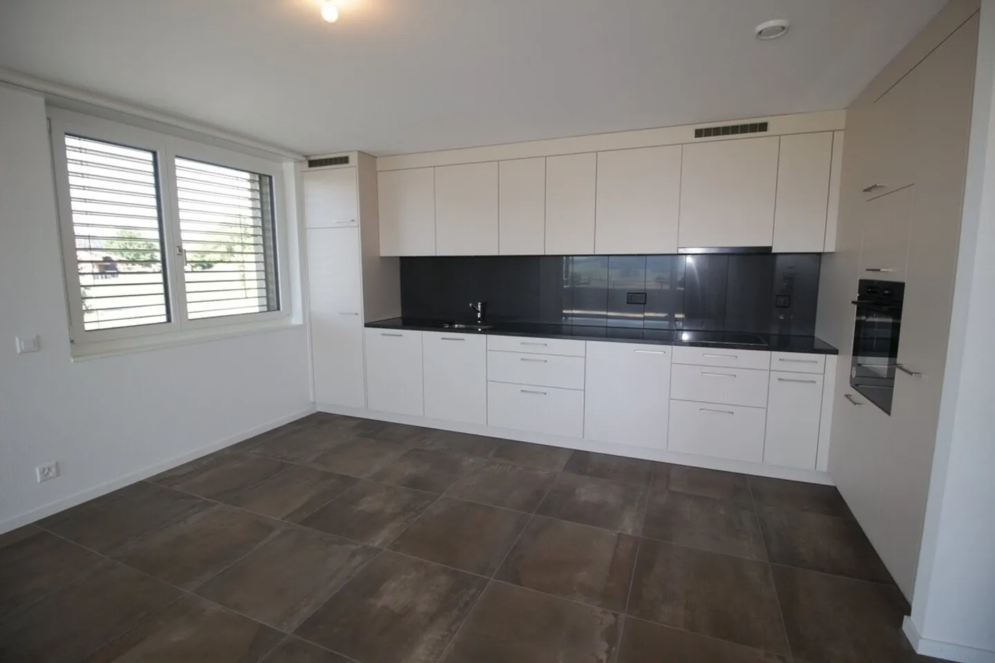 Wunderschöne 3,5-Zimmer-Wohnung in einem modernen Minergie-Gebäude - Foto 1 von 13