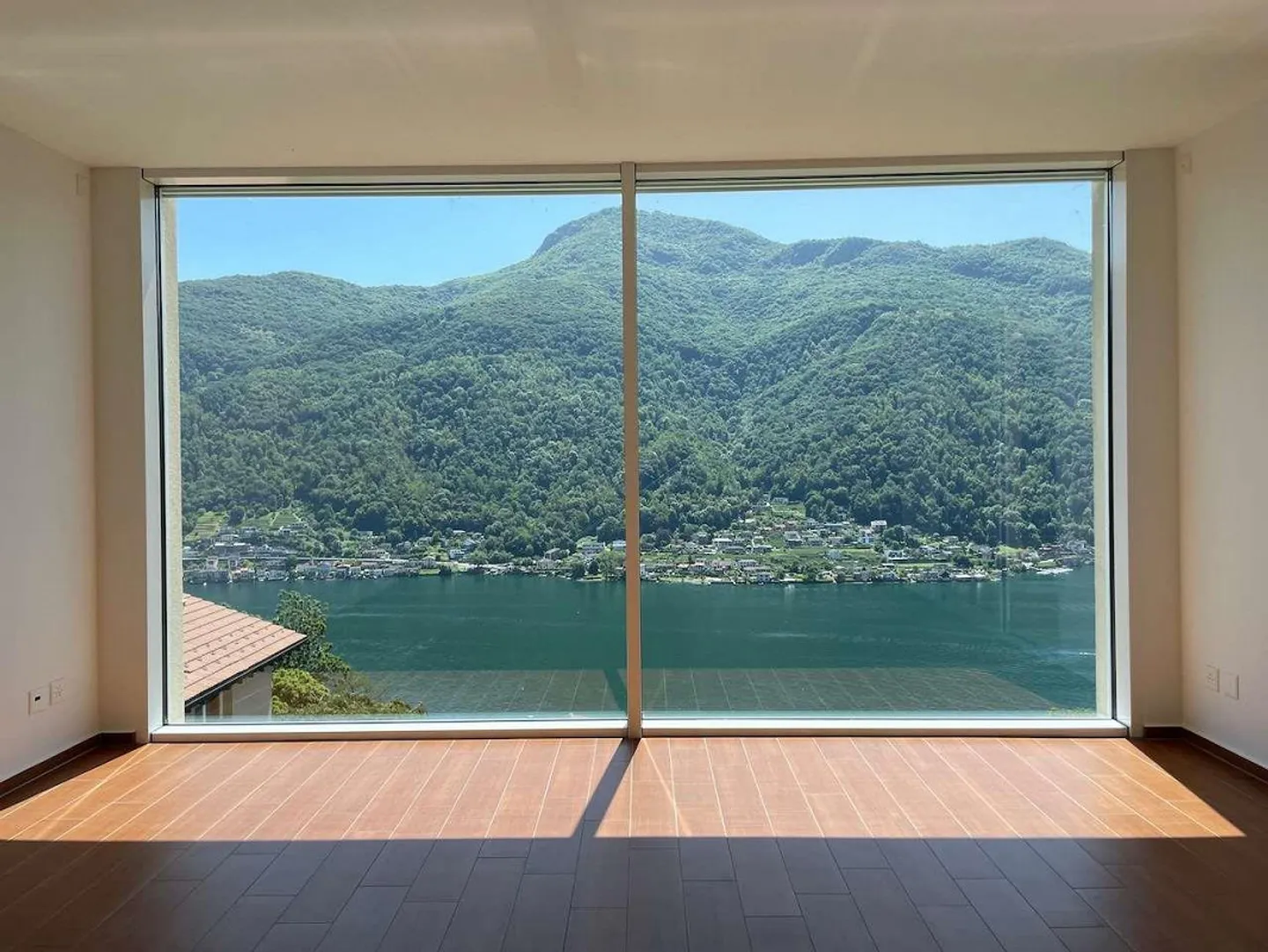 Panorama-Penthouse mit großer Terrasse und Seeblick - Foto 2 von 13